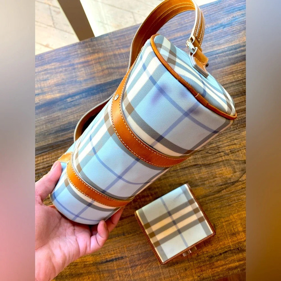 Vintage Burberry NovaCheck Small Barrel Bag with/Wallet - Picture 5 of 16